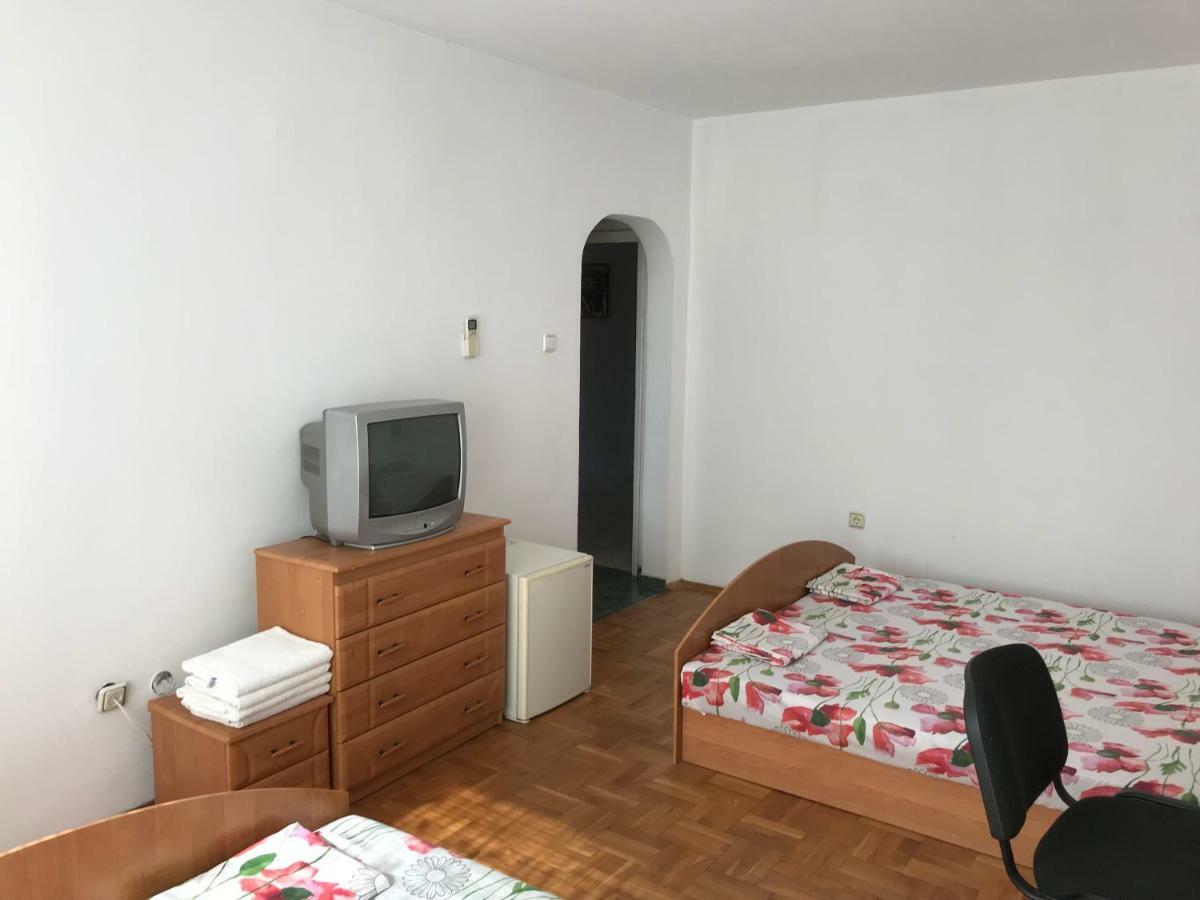 Milena'S House Hotel Burgasz Kültér fotó